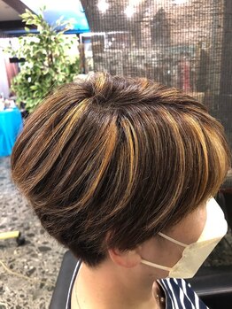 ヘアーブティック アート21ハーツ店の写真/大人気のウイビングカラー♪細かいハイライトで立体感UP◎おしゃれに年齢は関係ない♪