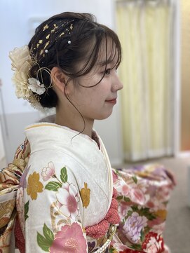 ヘアーアンドメイクアップモパ 成人式ヘア