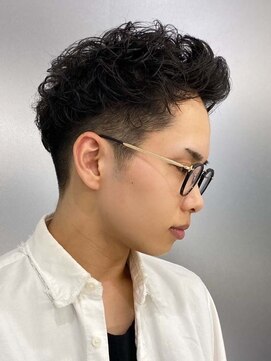 ロック(rock) フェード＋パーマスタイル フェード/メンズ/男性