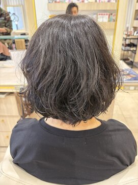 アッシュ 仙川店(Ash) 30代40代50代簡単スタイリングくせ毛活かし丸みショートボブ