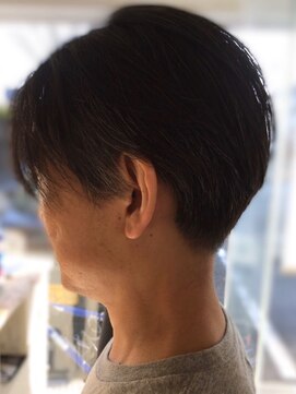 ヘアメイク ミッカ(HAIR MAKE MICCA) グレーヘアもデザインに。 石原 ダイスケ
