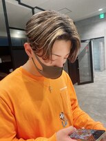 アンダーバーホワイト(_WHITE)&nbsp;センターパートハイライトカラー