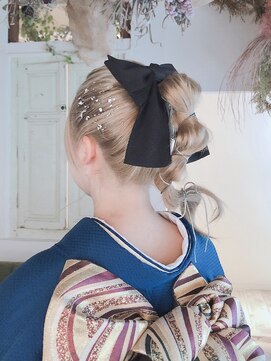 ヴィヴァーチェフィオーレ(Vivace fiore) 軽やかポニーテール