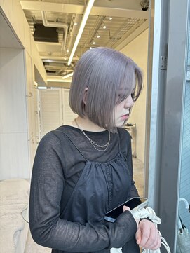 アナ ラーナ(Anna Lanna) 柔らかラベンダーベージュ×ボブ