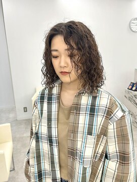 ブラウン(Brown) ツイストスパイラルパーマ/ロングパーマ/ウェットヘア