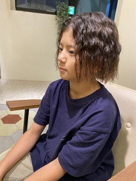 リヤン(Le lien) サーフカール/フェザーパーマ/刈り上げセンターパート/溝の口