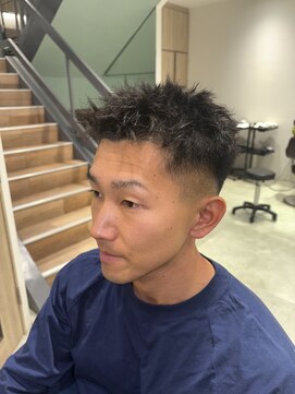 アース 三軒茶屋店(HAIR&MAKE EARTH) 高め刈り上げのツイストベリーショート【三軒茶屋】