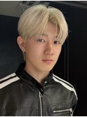 ホワイトブロンドメンズホワイトベージュカラー韓国風メンズヘア