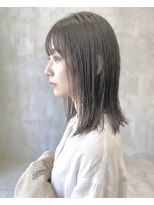 ソッカ(socca)&nbsp;切りっぱなしミディアムボブ