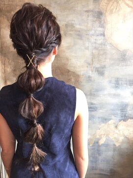 カカン(Kakan) ロングヘアのパーティアレンジ