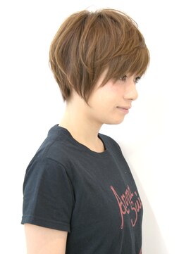 レウナ 外苑前(Reuna) 暗めカラーでも可愛いマッシュショート コンパクトにまとまる