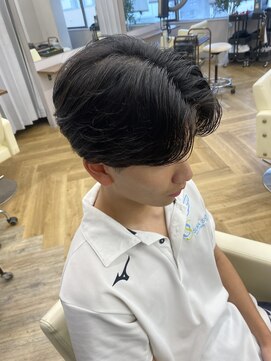 アレス バイ シカ 神戸三宮元町店(ALLES by Cica) スーツ短髪ツーブロック束感黒髪シークレットパーマ流行