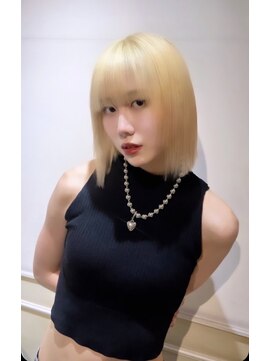 アルーシェ 新宿店(Alushe) ホワイトブロンド