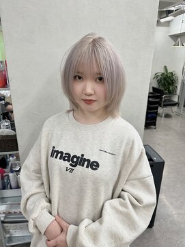 ティントバイアロブリーチ 大阪梅田(tint by alo bleach) 【TOMOKI】ホワイトベージュ/ウルフカット