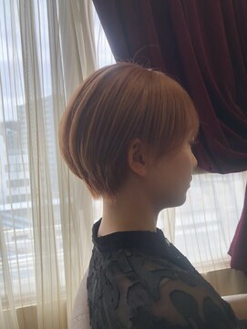 シェリア(Shelia) ショート×ミルクティーベージュ