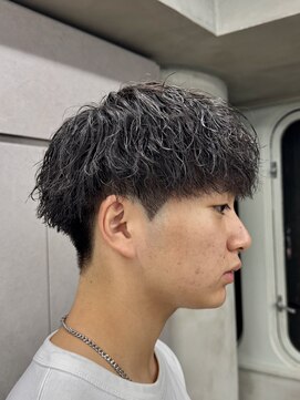 ニコ トウキョウ ロジック(nico TOKYO Logic) 波巻きパーマセンターパートスパイラルパーマツイストパーマ韓国