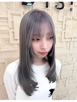 ヘアアンドメイク ビス イオンモール八幡東店(Bis!) 透け感アッシュのニュアンスロング