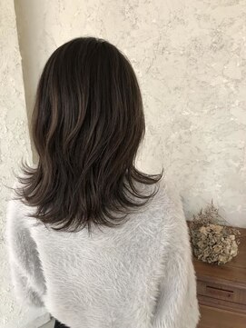 コエ 元町 石川町 (Koe.) 地毛風カラーで大人のこなれ感/くびれヘア【元町/石川町】