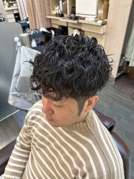 銀座マツナガ 浅草店 ツーブロック刈り上げマッシュ無造作スパイラルパーマ