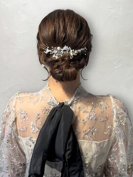 お団子ヘア ヘアセット ヘアアレンジ シニヨンヘア 20代 艶髪