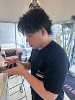 マカロンコワフュールドウシワカマル(macaron coiffure de ushiwakamaru)&nbsp;ツイストシャドウパーマ