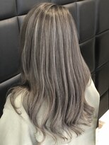 ヘアーデザインムーヴ(Hair design MOVE) 白髪ぼかしハイライト　ダブルカラー　グレー　ハイトーンカラー