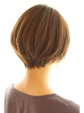 レウナ 外苑前(Reuna) 【30代40代50代】カットで決まる大人可愛いひし形ショートボブ