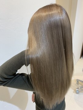 ローレン(Rollen) 艶髪グレージュカラー