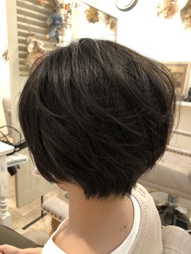 ダリアヘアー ミュウズ(Dahlia hair mieuxs) 小顔ショート☆☆☆