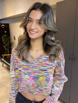 サニー 渋谷(SUNNY) ハイライト、レイヤーカット、バレイヤージュ、グレージュ