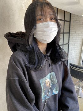 サクラ オモテサンドウ(SAKURA) ミディアムレイヤー/くびれ巻き/簡単巻き髪