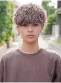スーツ短髪ツーブロック束感モテる黒髪シークレットパーマ流行