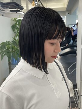 ヒビヲ(HIBIO) 横浜ハイトーン切りっぱなしボブミルクティーピンクベージュ30代