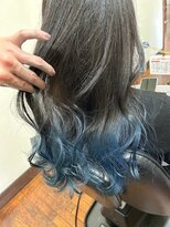 美容室 メザミー MESAMIES 黒髪暗髪ブルーカツートンカラーカールロング20代30代