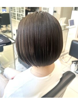 エアー 神戸(AIR) 丸みショートボブ