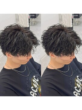 ブライト(BRIGHT) シャドウパーマセンターパート