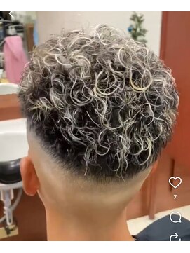 ヘアサロンナンバーワンクラブ上和田本店 ツイスパホワイトメッシュ