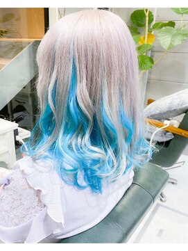 デイズ(days) ガーリーヘア/ホワイトシルバーにインナーペールカラーブルー