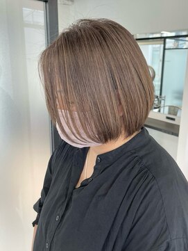 hair salon Heir【4月19日NEW OPEN（予定）】 透明感のある白髪ぼかしハイライトショート