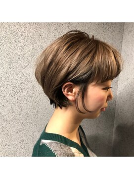 アンフェインド02(UNFEIGNED 02) クラゲヘアー/小顔に見せるヘア/ココアベージュ/伏見/栄