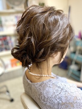 ヘアアンドメイクフリッシュ(HAIR&MAKE FRISCH) ボブシニヨン