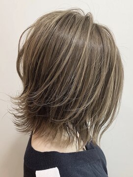 プログレスプラス 3Dハイライトカラー×外ハネくびれショートボブ