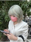 ホワイトアッシュブロンドヘア