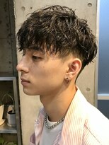 ウェイビーエフティフィフス 横浜西口(WAVEY ft.fifth)&nbsp;波巻きスパイラルツイストパーマ刈り上げマッシュセンターパート