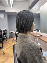 シカ 神戸三宮元町店(Cica)&nbsp;切りっぱなし ボブ デザインカラー ハイライト 三宮 元町