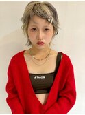 デザインカラー　ブリーチ　前髪アレンジ　ウェーブ巻き