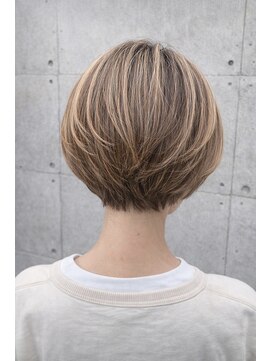 リトマス 二子玉川(litmus) 二子玉川/脱白髪染め/ハイライト/ショートボブ/60代/50代