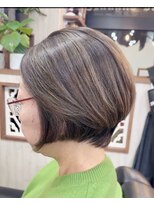 モーイトウキョウ美容室(Mooi Tokyo美容室)&nbsp;前下がりボブにハイライトカラー