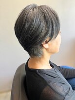 オト(oto)&nbsp;ひし形大人ショートヘア顔周りレイヤー小顔立体感40代50代60代