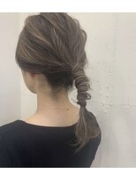 リリィ(LILY)&nbsp;ヘアアレンジ　×  ハイライト